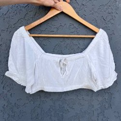 Белый топ с завязками на груди - фото 1