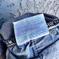 Белый топ с завязками на груди - фото 10