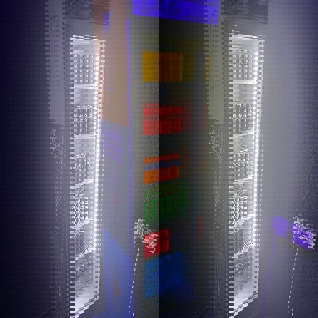 Холодильник витрина Red Bull