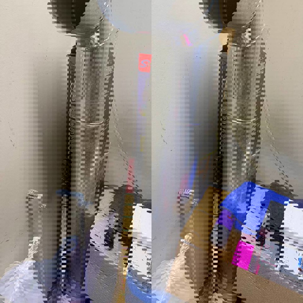 Вытяжка / вентиляционная труба с мотором