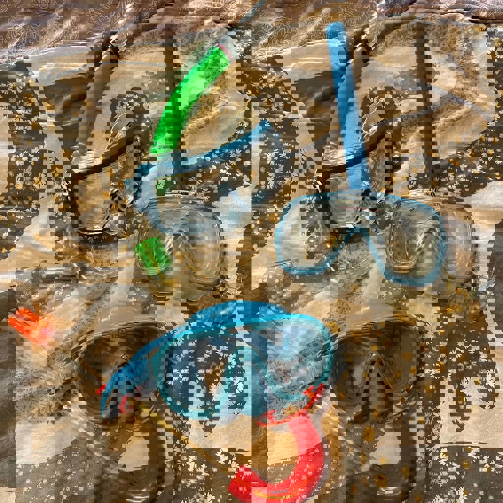 Маска с трубкой для плавания