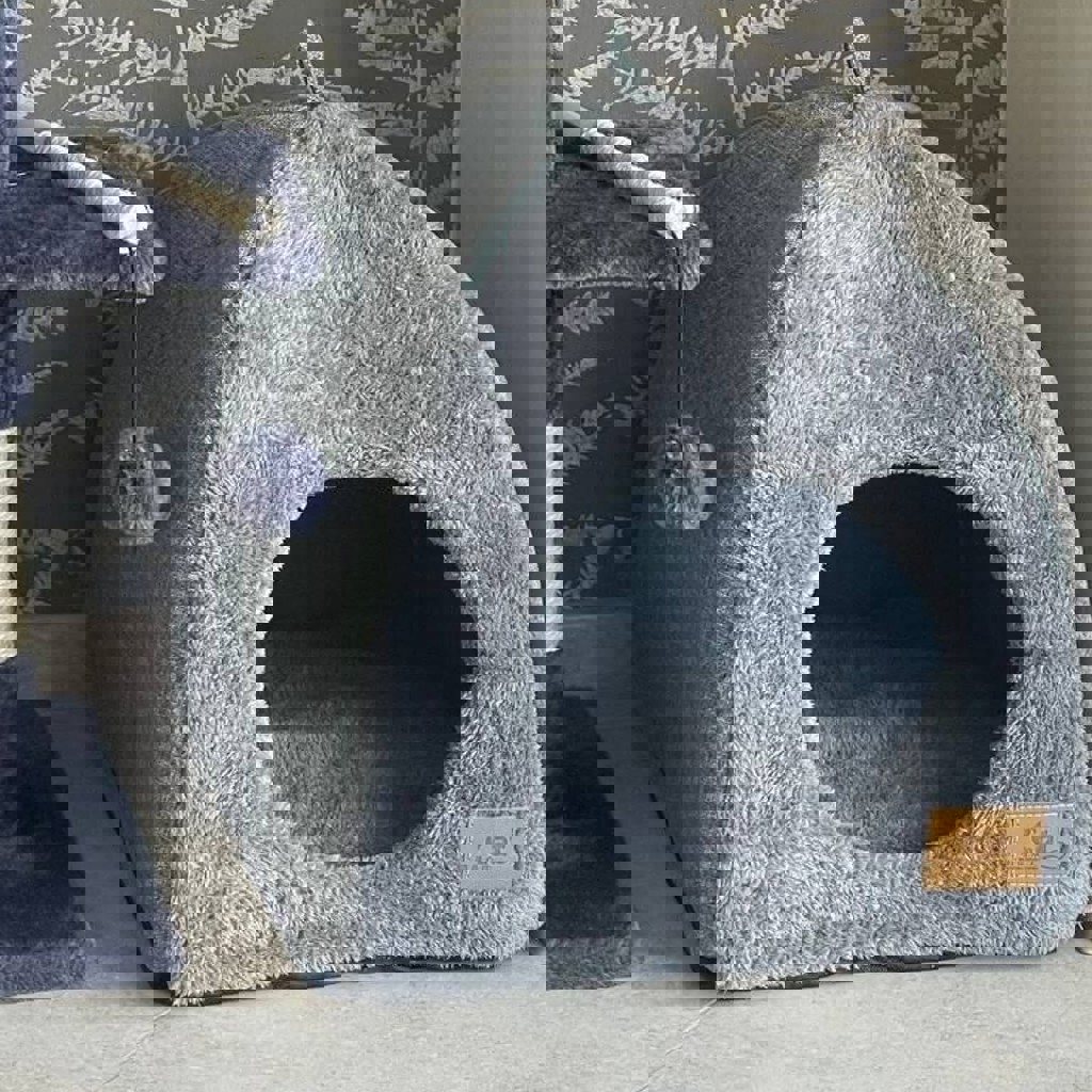 Домик для кошки или маленькой собачки