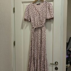 Розовое платье в горошек - фото 10