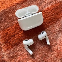 Apple AirPods Pro (1 Gen) - фото 2