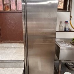 Холодильник вертикальный с прозрачной дверцей - фото 2