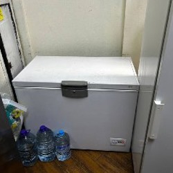 Холодильник вертикальный с прозрачной дверцей - фото 3