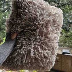 Декоративная пушистая подушка - фото 2