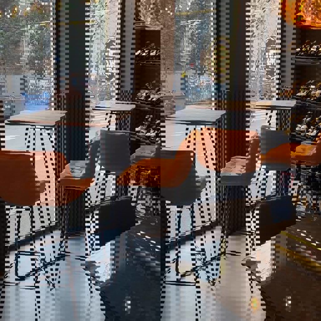 Комплект барных столиков и стульев