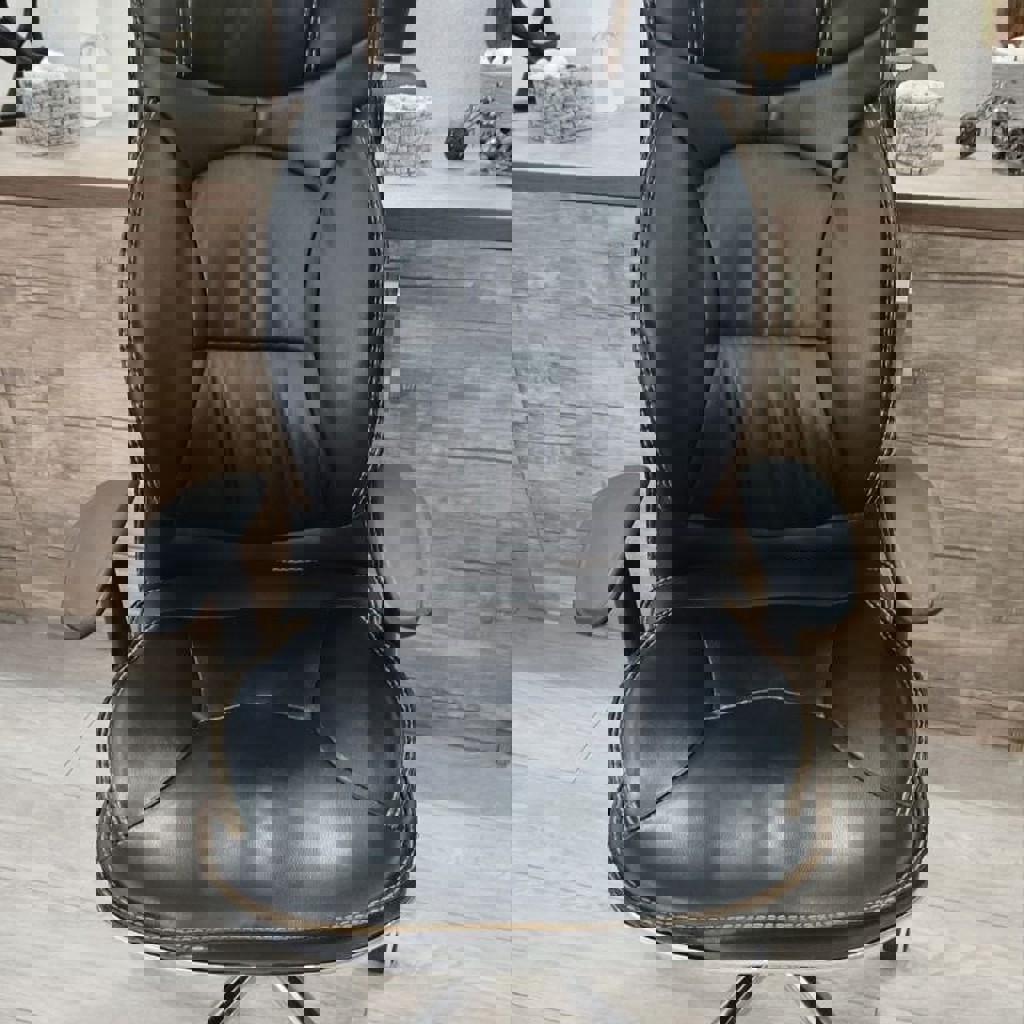 Офисное кресло