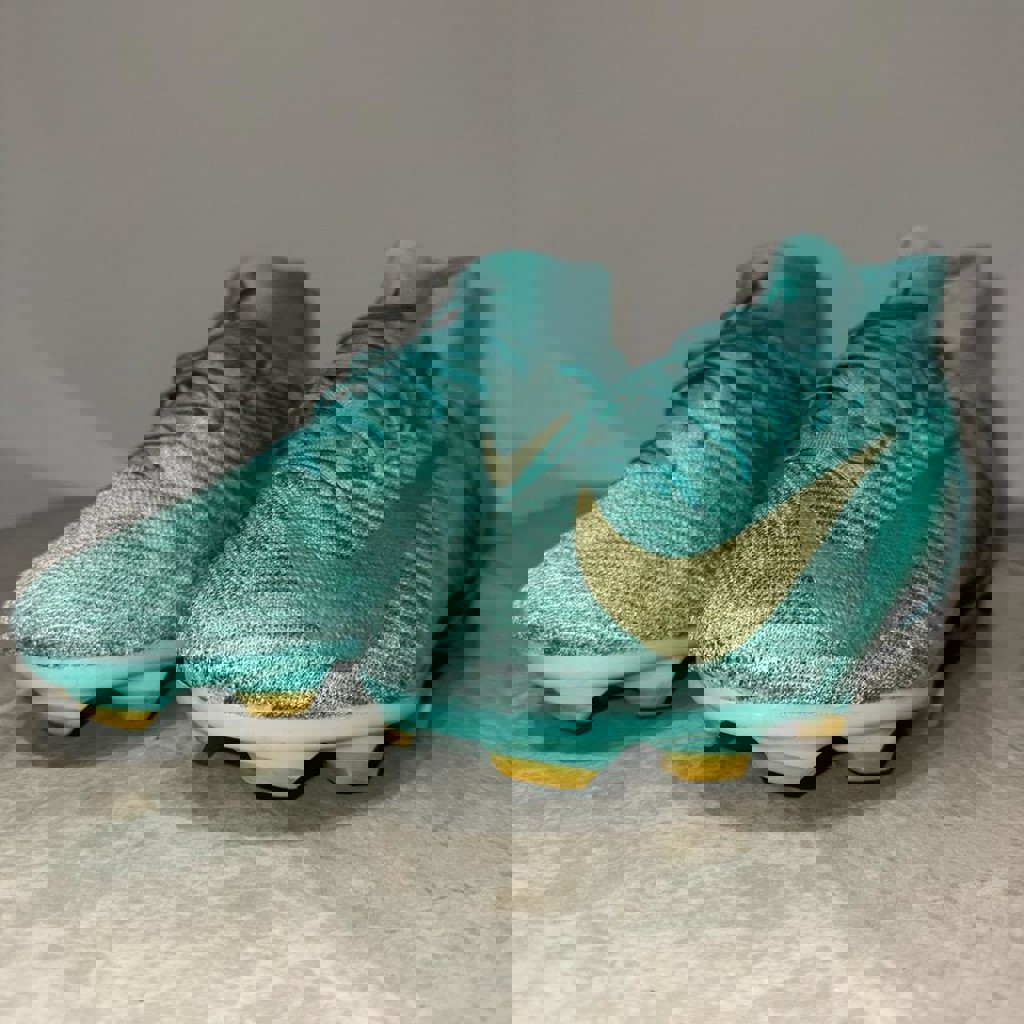 Бутсы для футбола Nike