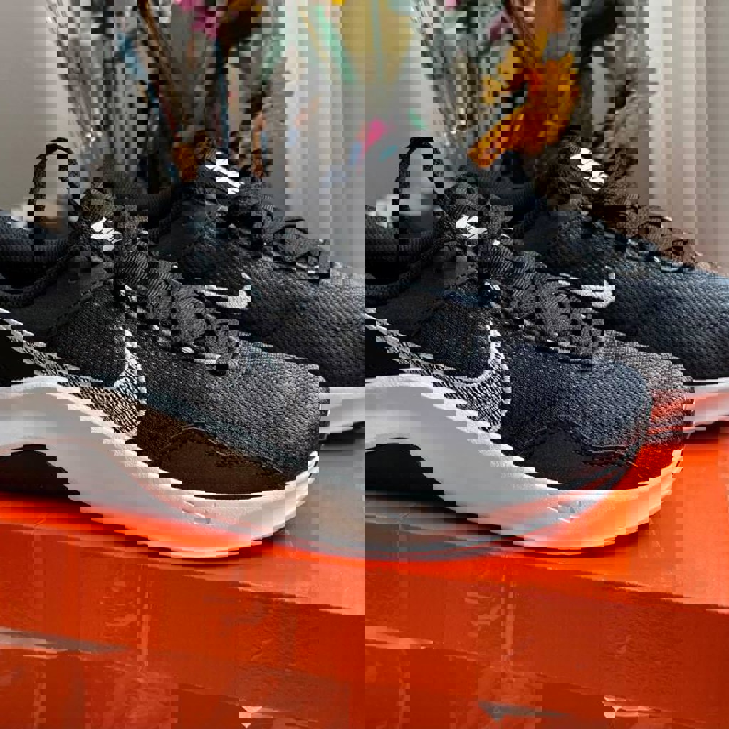 Кроссовки Nike женские