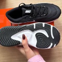 Кроссовки Nike женские - фото 2