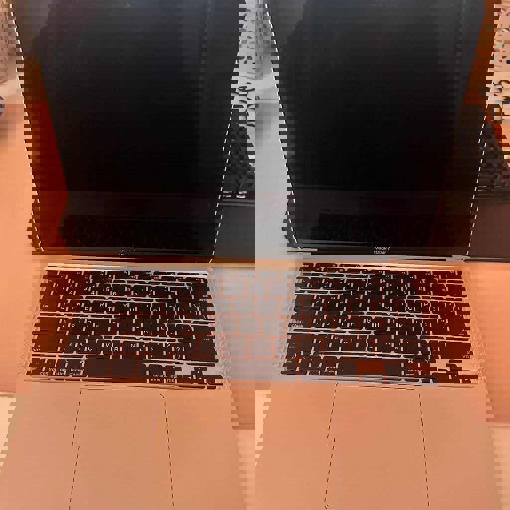 MacBook Air 13 M1 (2020)