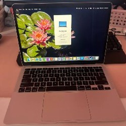 MacBook Air 13 M1 (2020) - фото 2