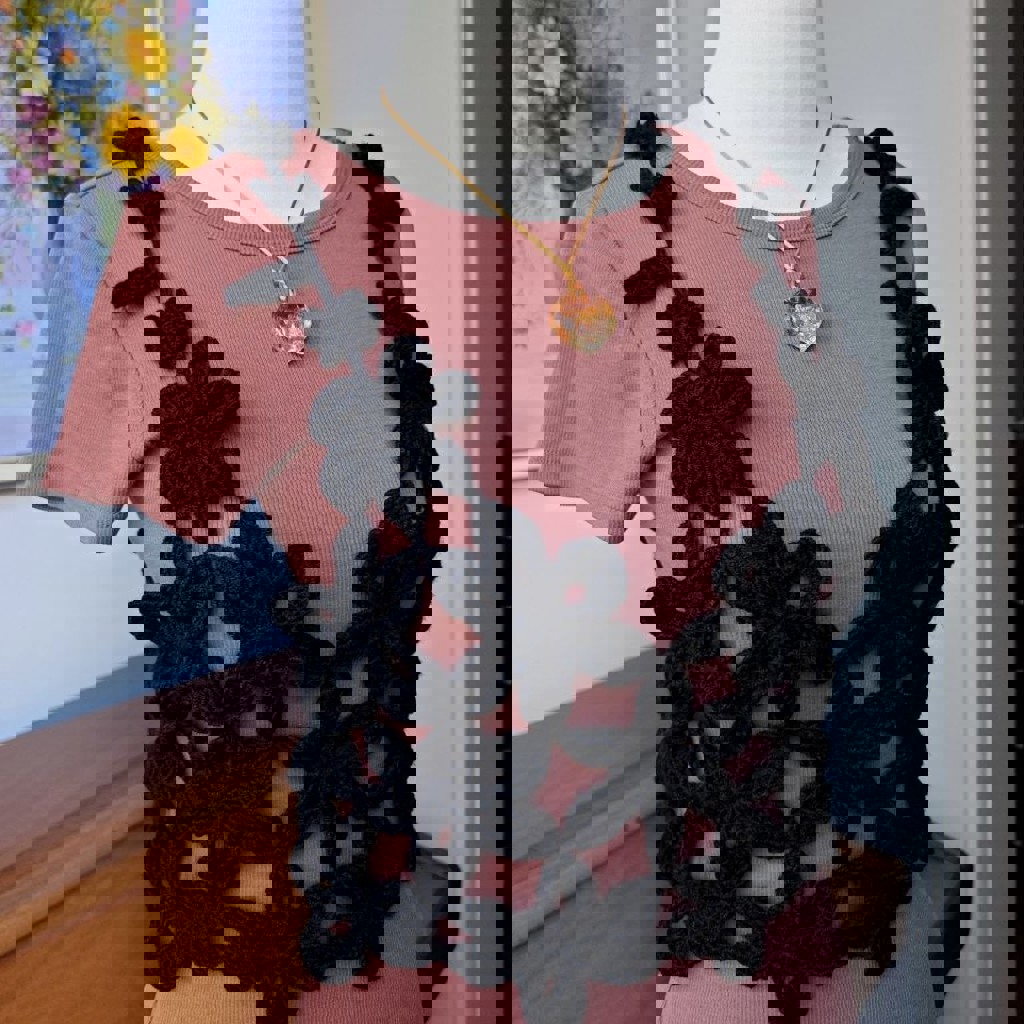 Цветочный вязаный топ