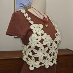 Цветочный вязаный топ - фото 6