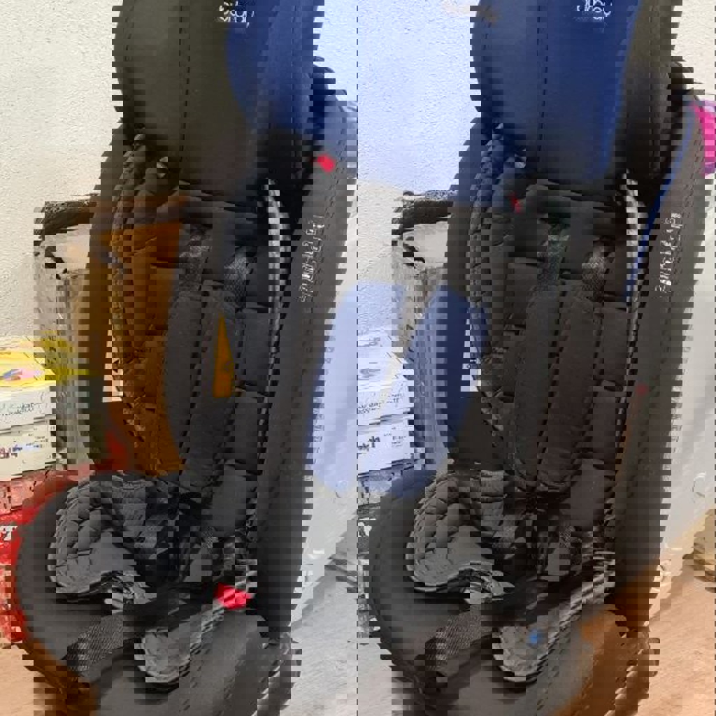 Детское машинное кресло