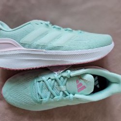 Кроссовки Adidas и New Balance - фото 3