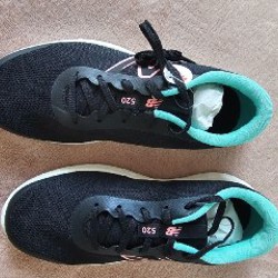 Кроссовки Adidas и New Balance - фото 5