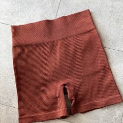 Спортивные шорты в рубчик - фото 1