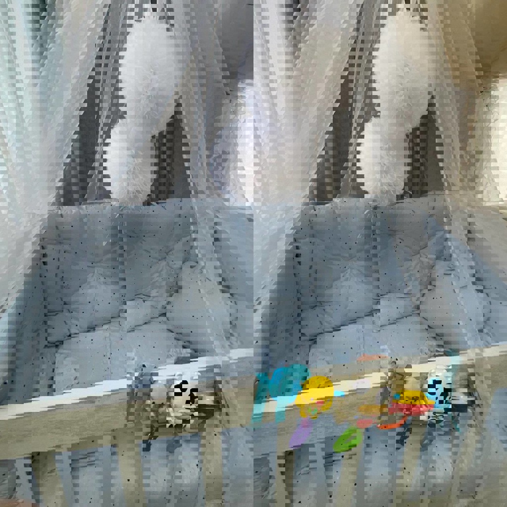 Кроватка с принадлежностями