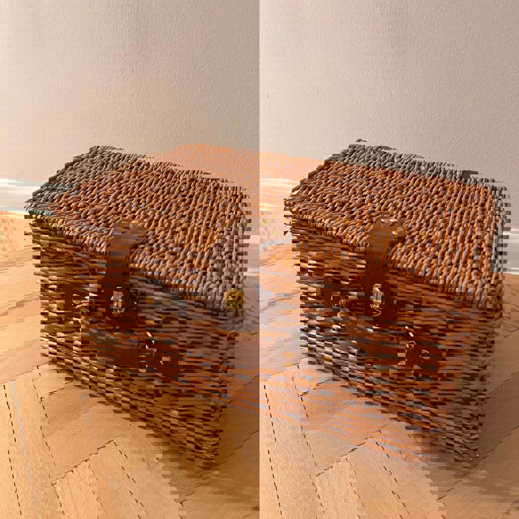 Корзина для пикника с набором посуды