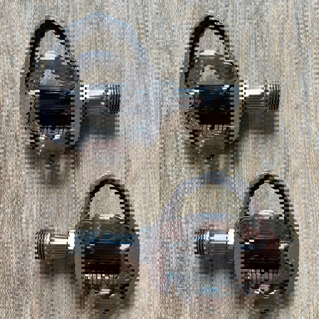 Гравийные контакты Shimano PD-ES600