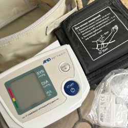 Автоматический тонометр AND UA-777 - фото 2