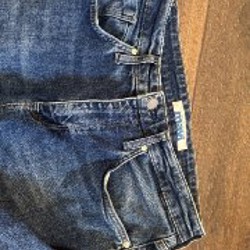 Темные джинсы - фото 3