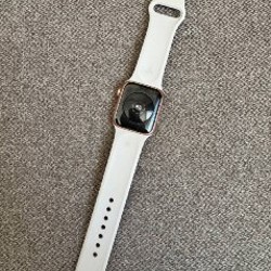 Apple Watch SE 40 mm Gold Alu Starlight - фото 3