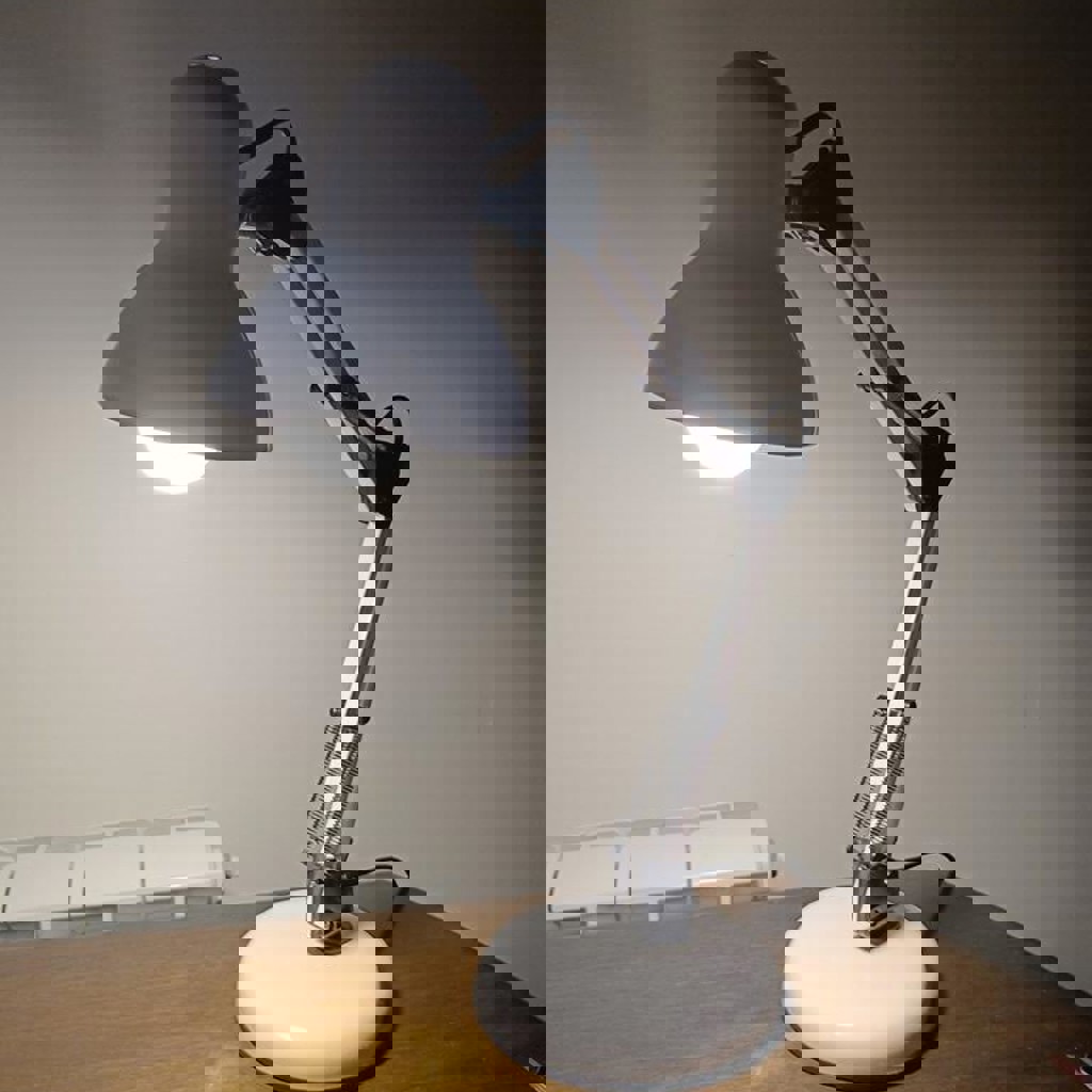 Настольная лампа