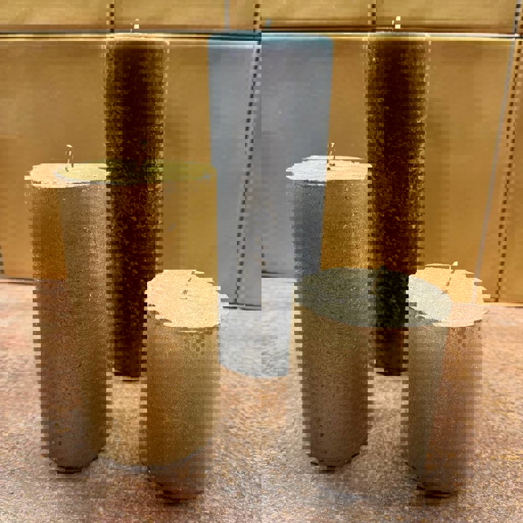 Средняя золотая свеча