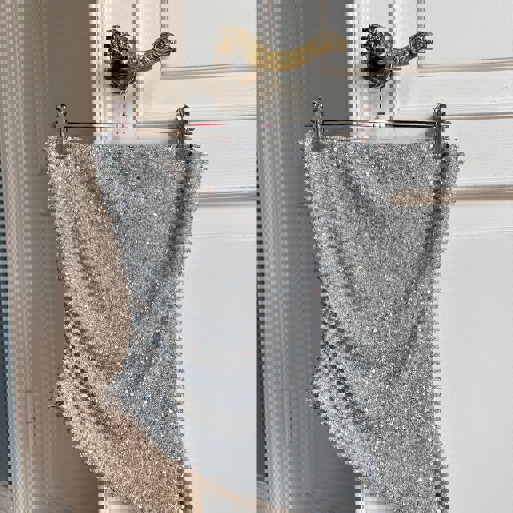 Серебряный топ в пайетках