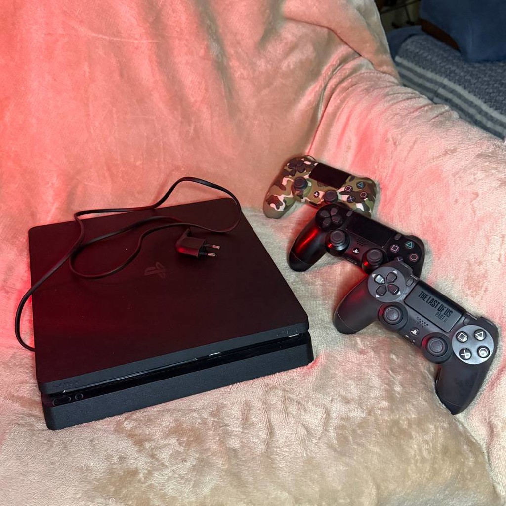 PS4 Slim