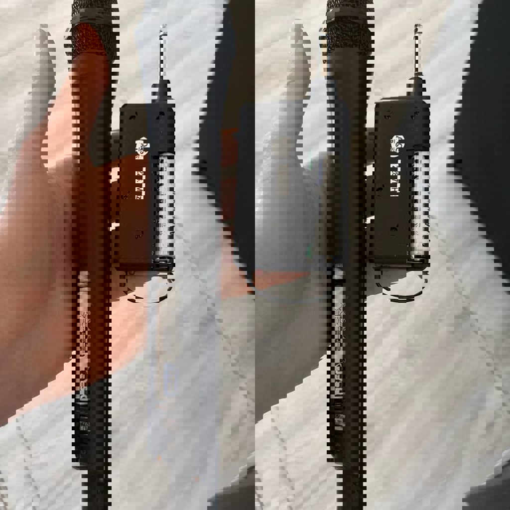 Безпроводной микрофон для караоке