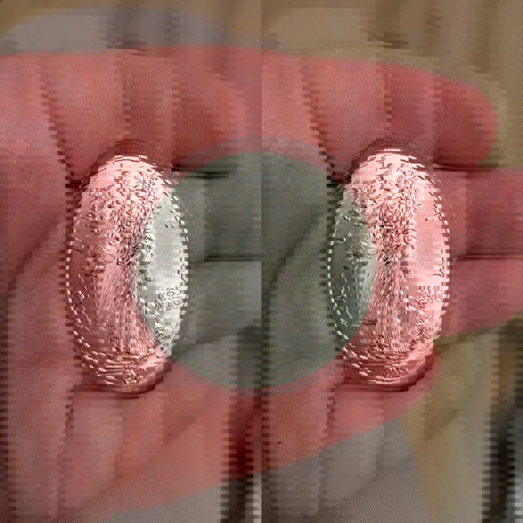 Серебряная монета American Eagle