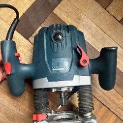 Фрезер Bosch GOF 130 Professional - фото 2