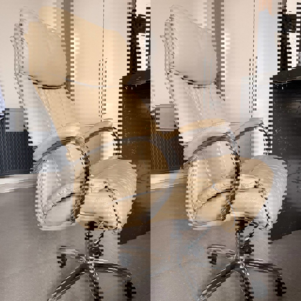 Офисное кресло