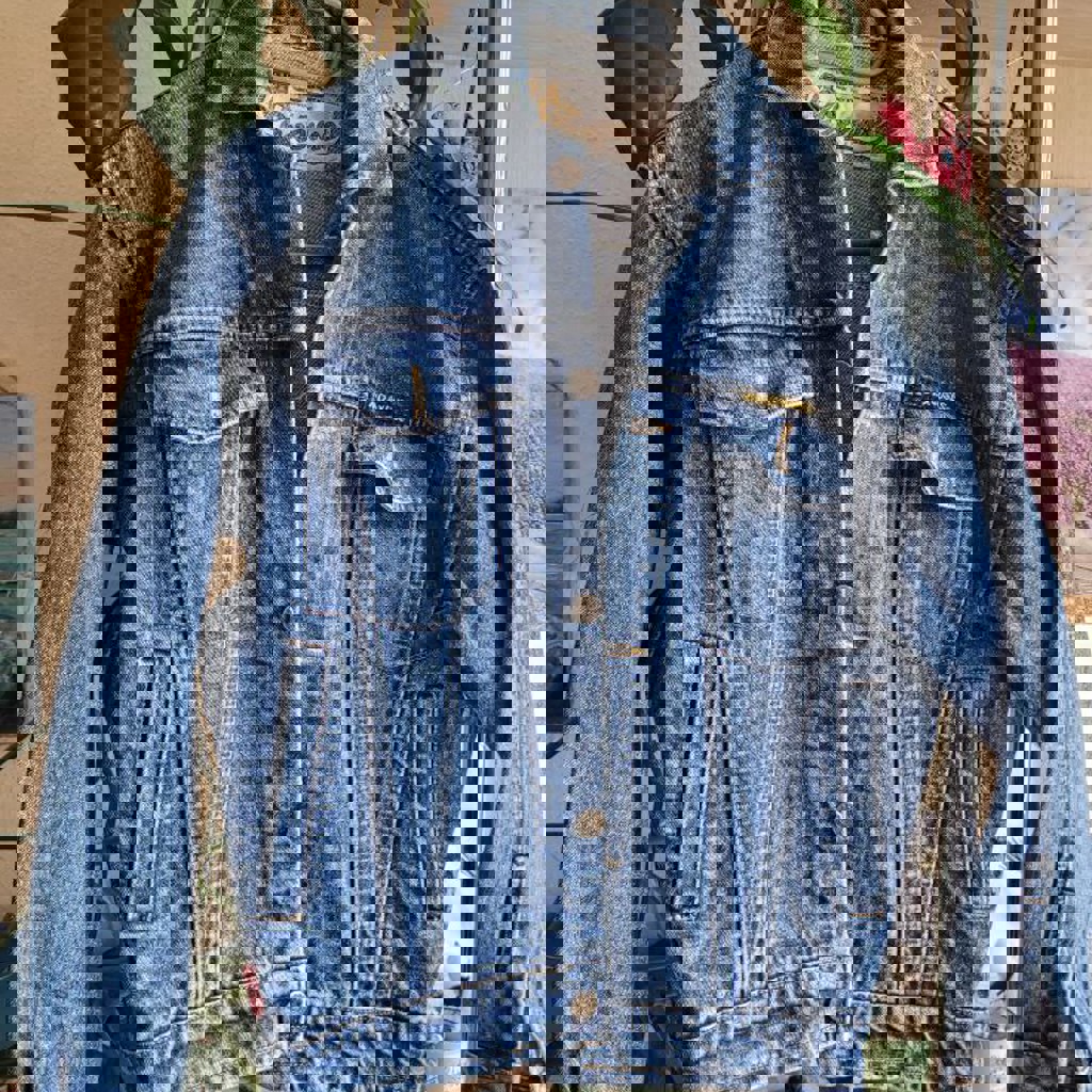 Куртка джинсовая