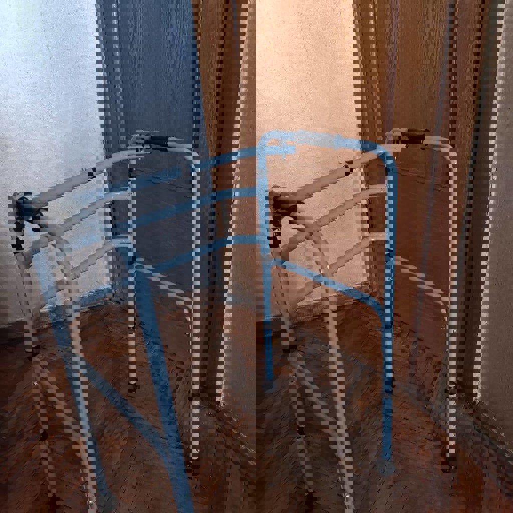 Фиксатор для тазобедренного сустава