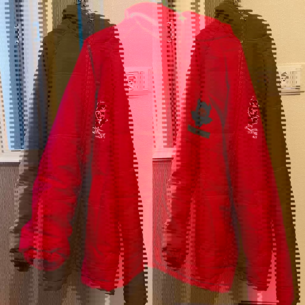 Зимняя куртка чертика