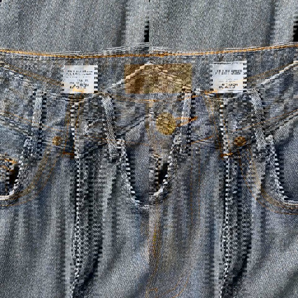 Синие женские джинсы