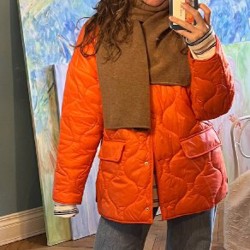 Оранжевая женская куртка - фото 2