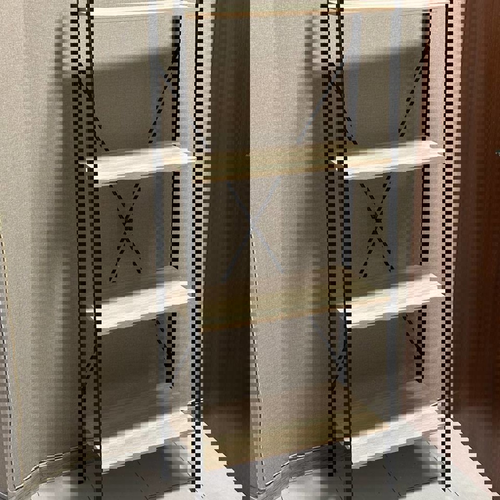 Небольшой стеллаж