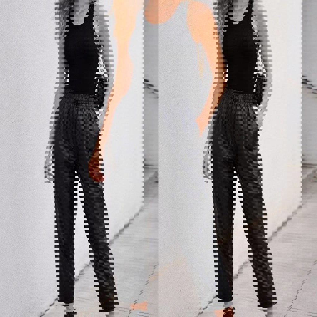 Черные брюки из искусственной кожи