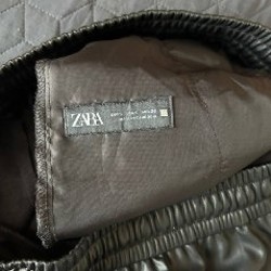 Черные брюки из искусственной кожи - фото 4