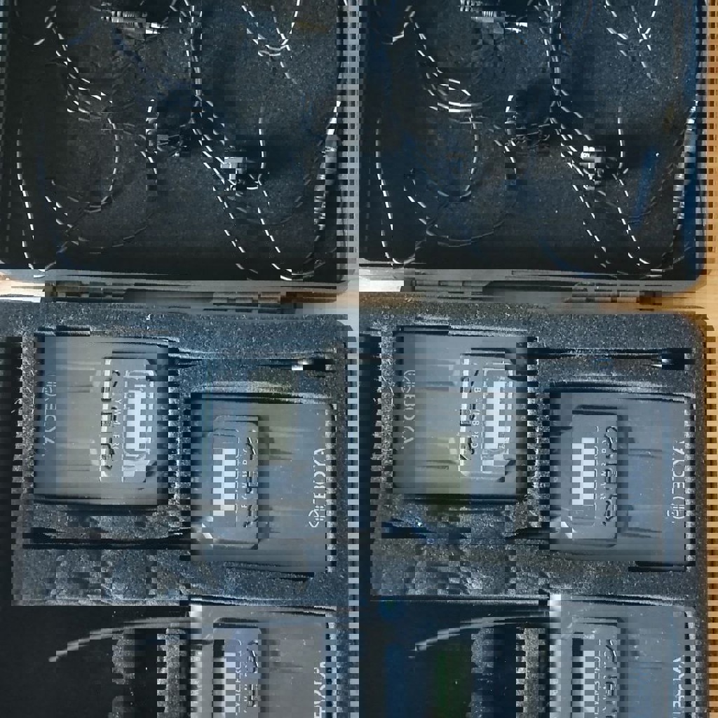 Двухканальная микрофонная радиосистема