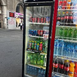 Зарядки и наушники - фото 1