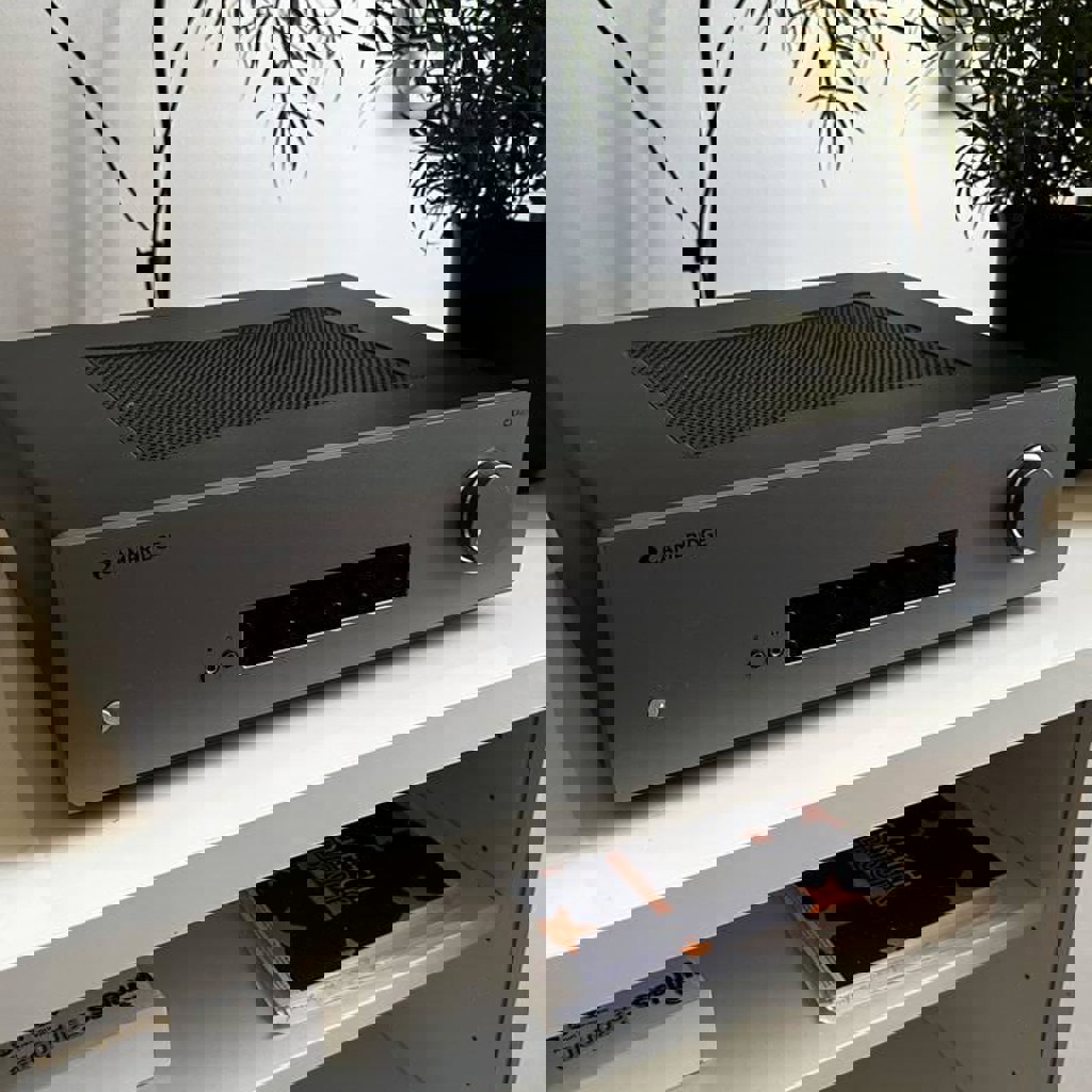 Интегральный усилитель Cambridge Audio CXA61