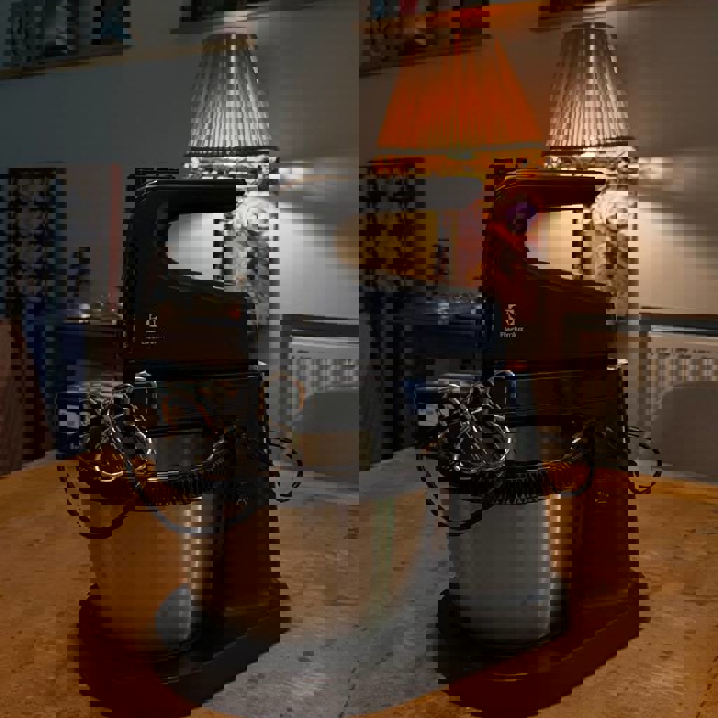 Миксер Electrolux